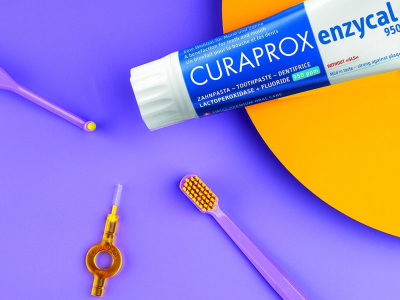 Curaprox Enzycal 1450 là loại kem đánh răng rất lành tính, an toàn cho nướu răng