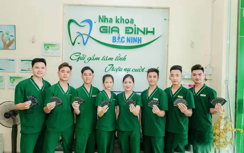 Nhân viên phòng khám rất tận tình, chu đáo với khách hàng